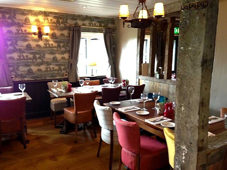 The Crown Pub, Dining & Rooms