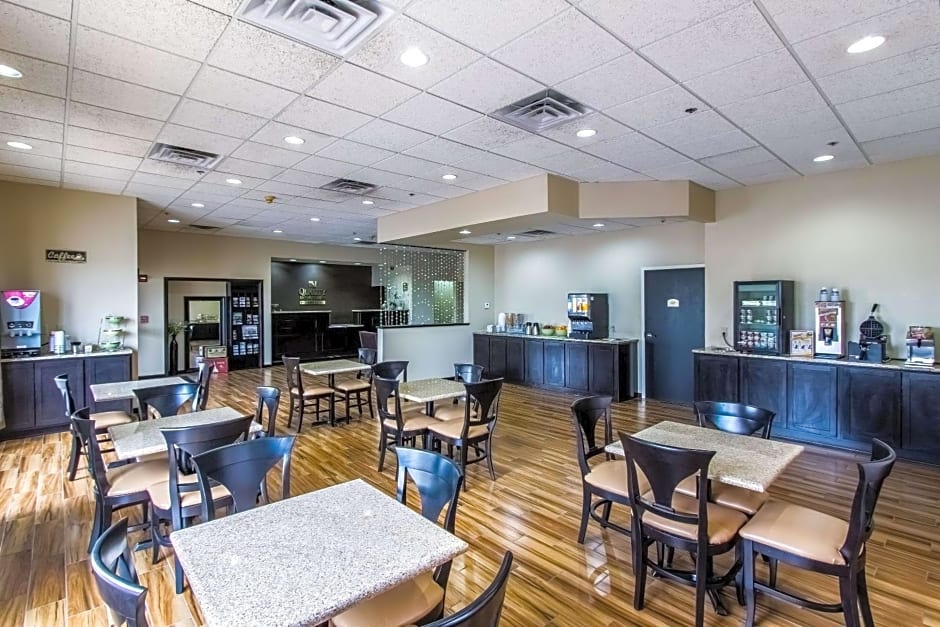 Quality Inn & Suites Moline