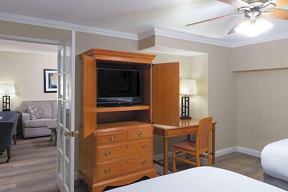 Travelodge by Wyndham Monterey Bay