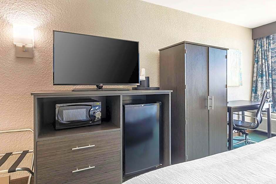 Comfort Inn Dallas North Love Field Airport