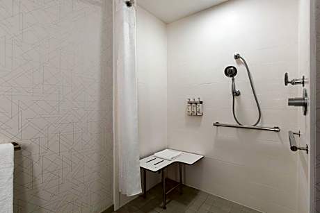 King Room - Hearing Accessible - Roll-in Shower