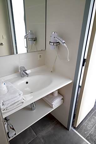 Family  Room - 1 to 4 People