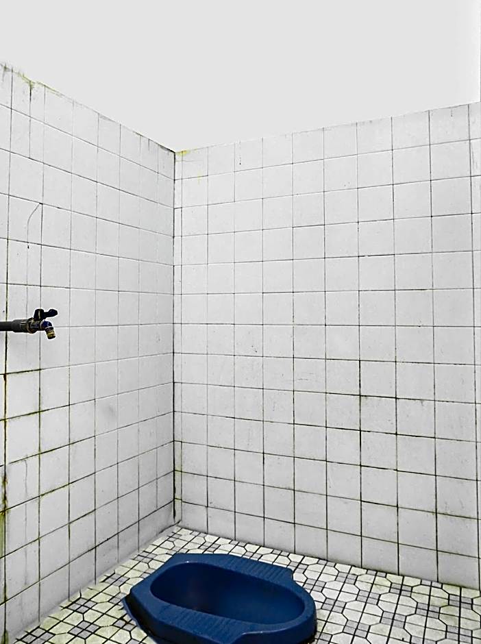 OYO Flagship 90890 Bratang Gede Residence