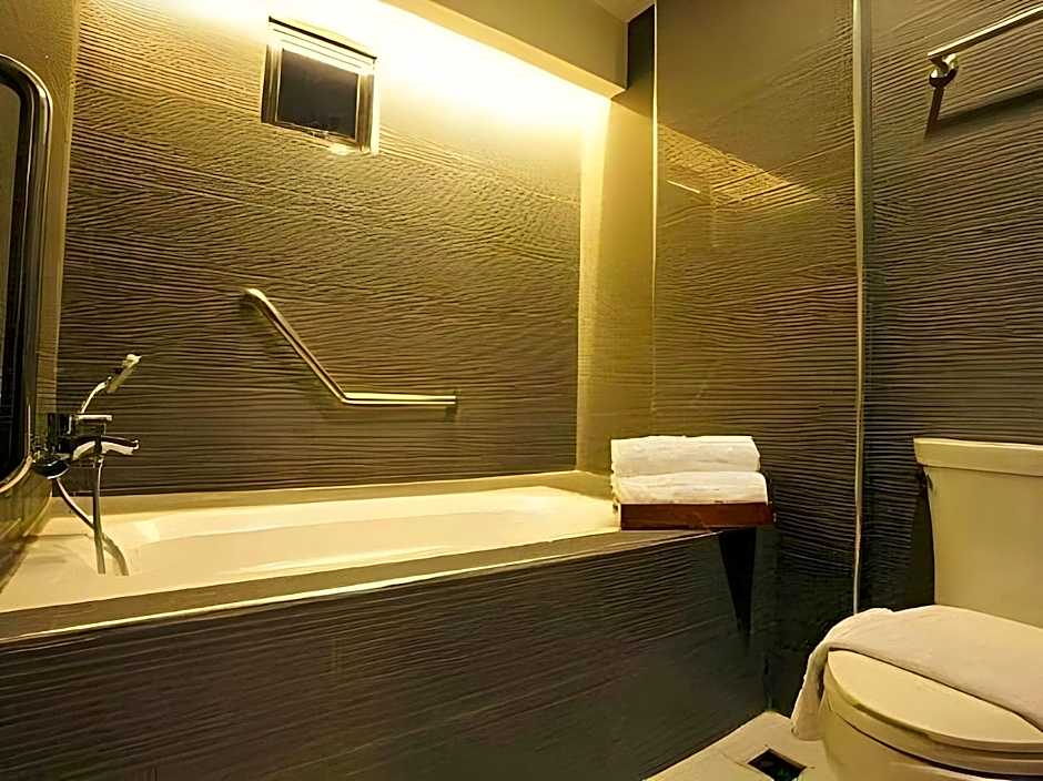 L Square Hotel