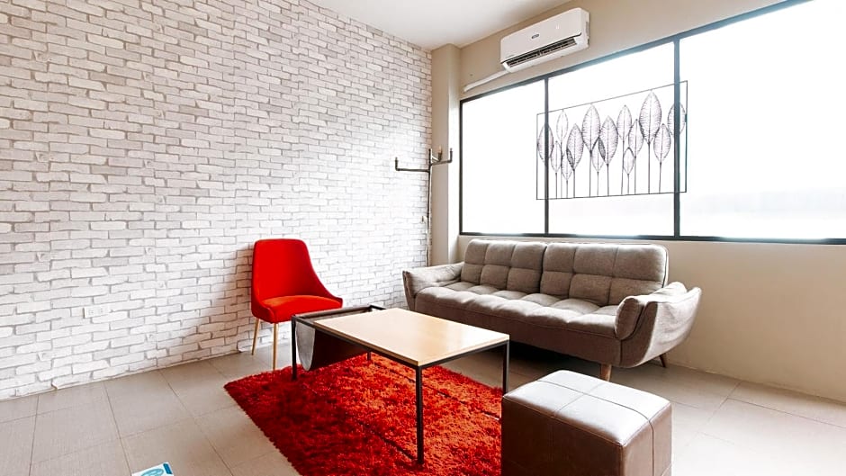 RedDoorz Plus near Osmena Highway 2