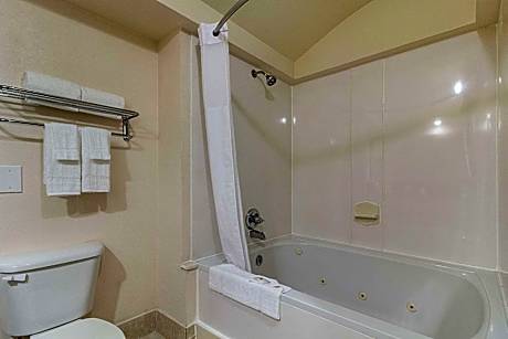 Standard King Room - Non-Smoking