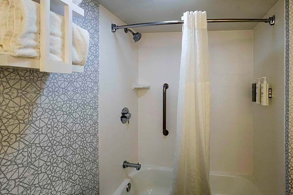 Hampton Inn By Hilton Springfield