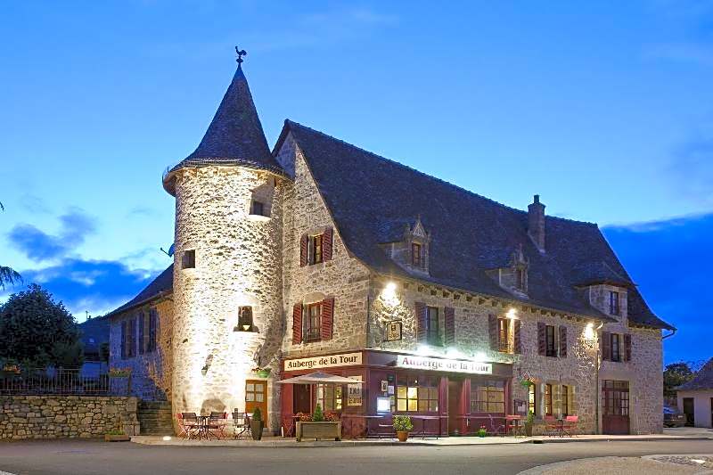 Demeures & Chateaux Auberge de la Tour - Hotel & Restaurants - Marcoles Auvergne
