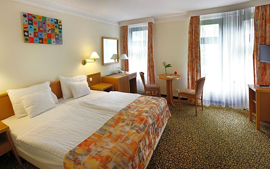 Photo 1 of 4 of Double Room
