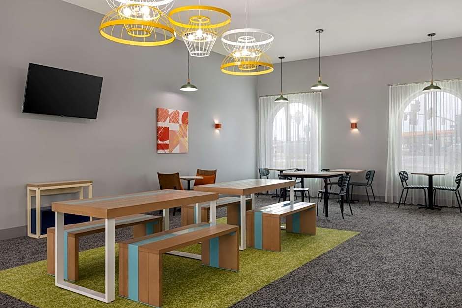 Spark by Hilton Santa Nella