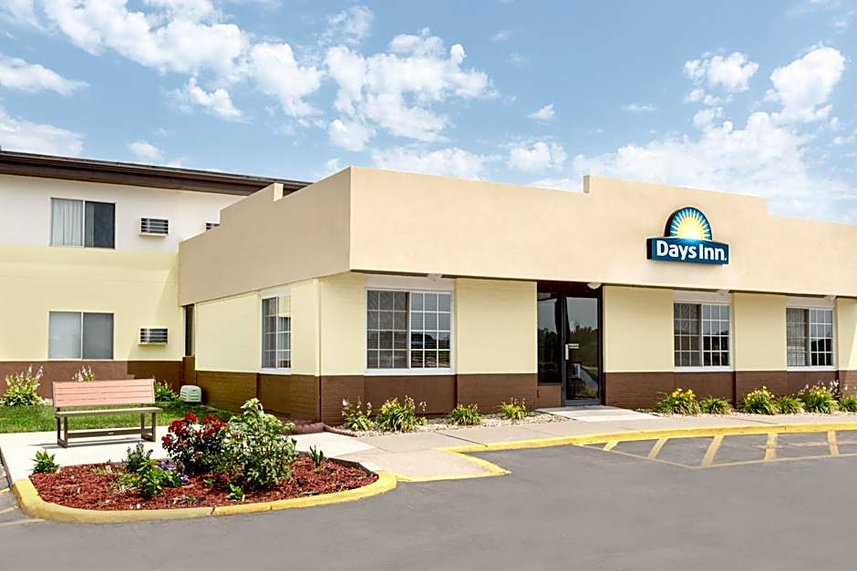 Days Inn by Wyndham Newton