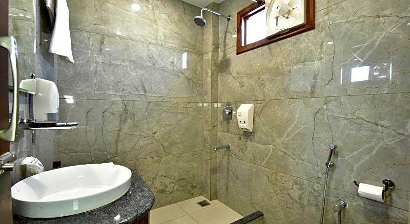 Hotel Sapphire Opposite Golden Temple