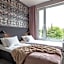 Hugo Apartment Hotel