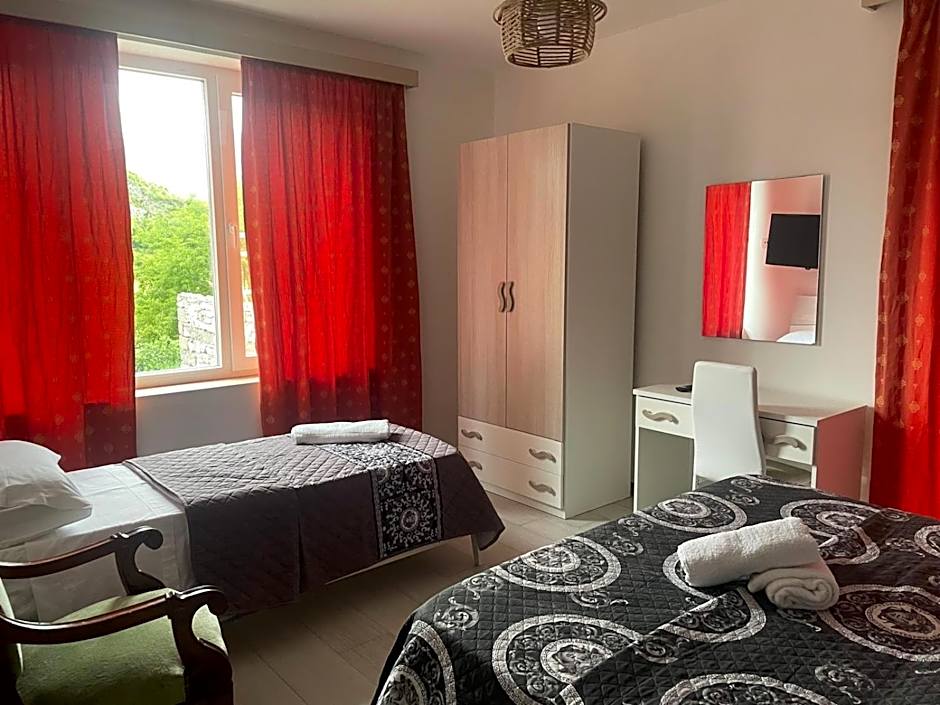 Villa Aurea Rooms & More