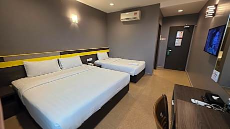 Deluxe Triple Room