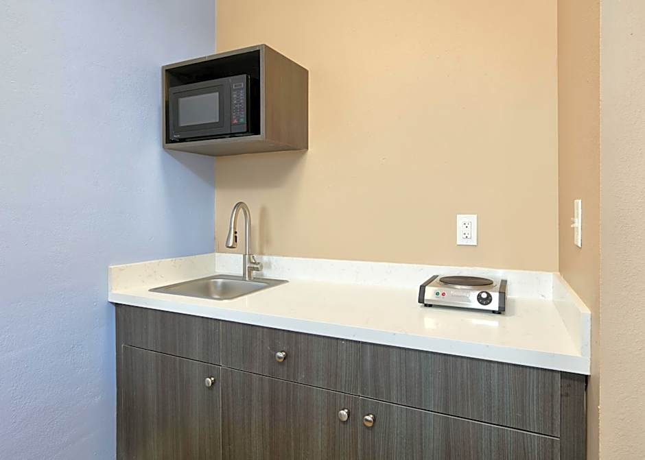 Super 8 by Wyndham Victoria TX