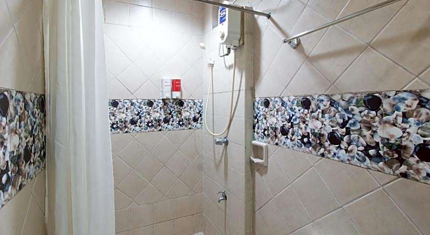 RedDoorz @ Teofila Lodge