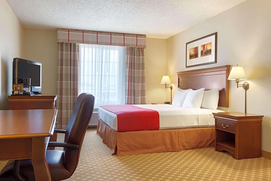 Country Inn & Suites by Radisson, Nevada, MO