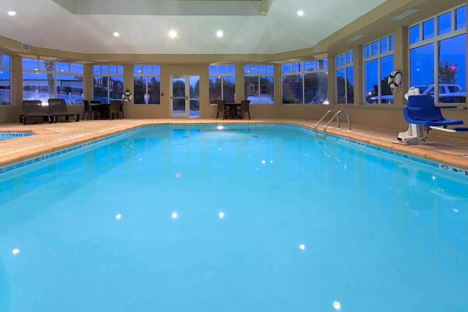 Holiday Inn Express Hotel & Suites Moultrie By IHG