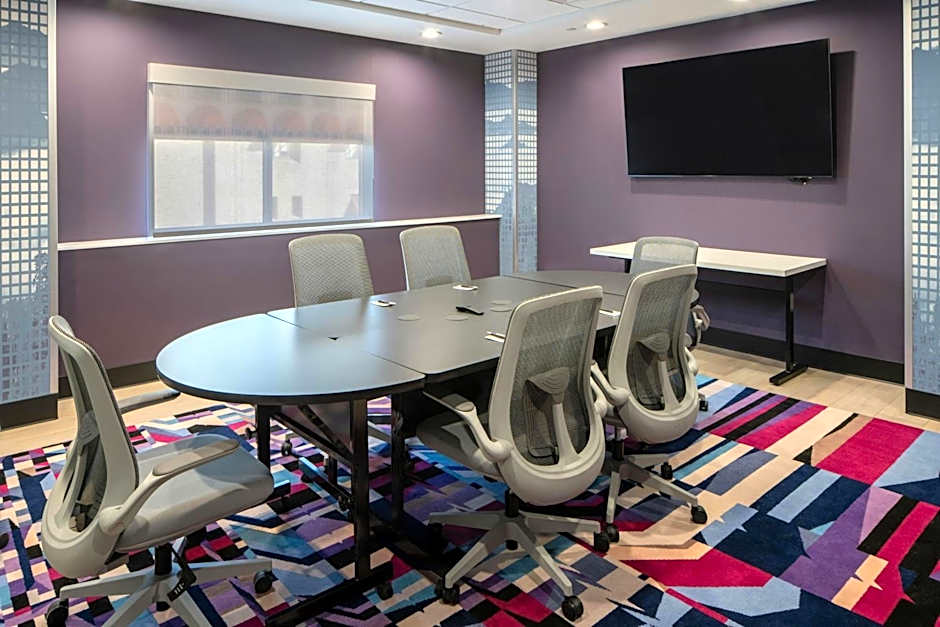 Aloft Memphis Downtown