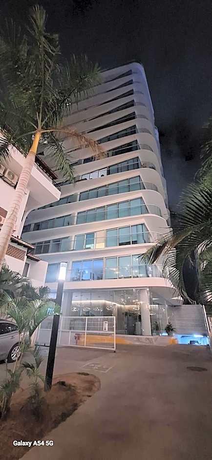 Luxurious Oceanfront condo with Unmatched Panoramic Views