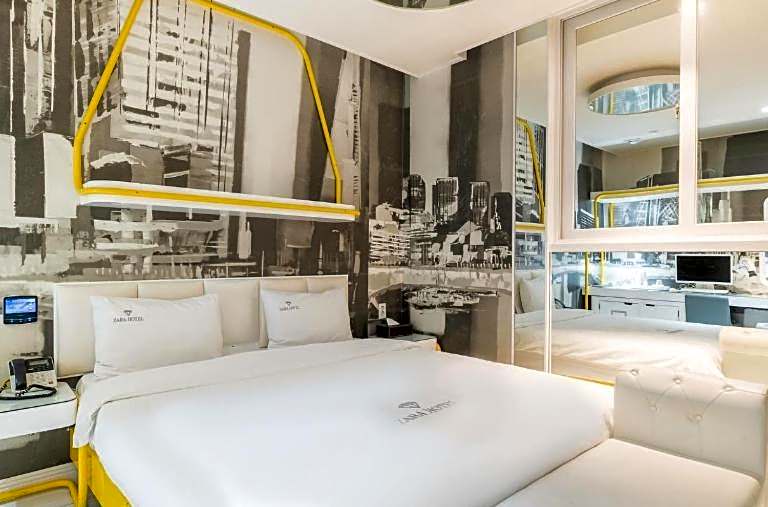 Zara Hotel Peace Square