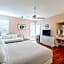 King Suite at Curry Mansion with Heated Pool!