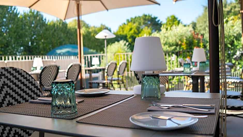 Curio Collection by Hilton Boeira Garden Hotel Porto, Portug