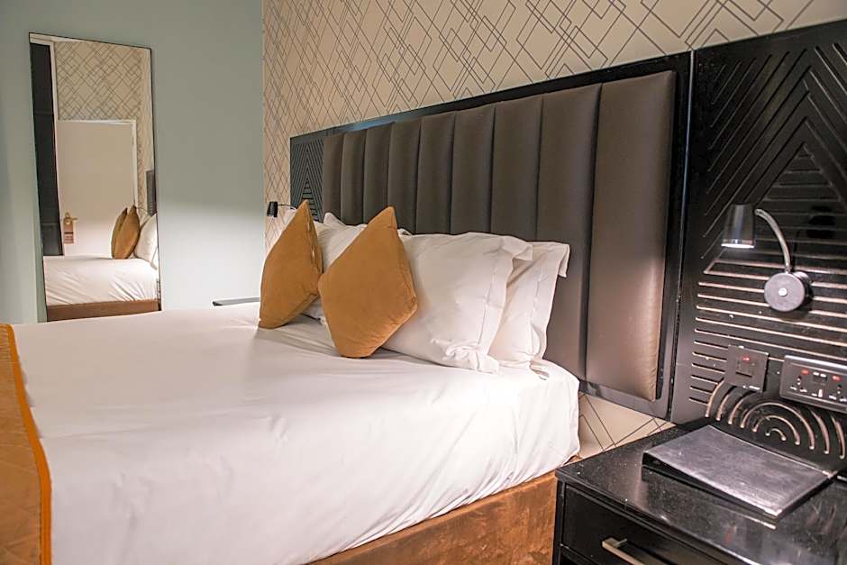 New Ambassador Hotel