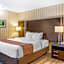 Quality Hotel & Suites