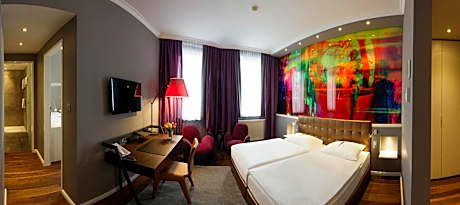 Deluxe Family Suite with 2 Bedrooms