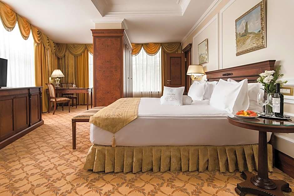 Nobil Luxury Boutique Hotel