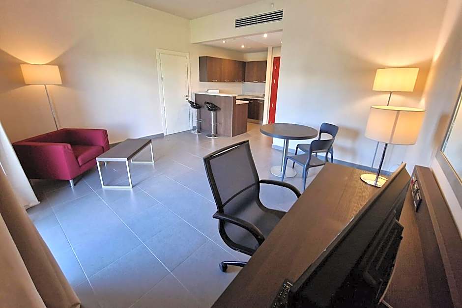 Inn Naples Airport