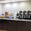 La Quinta Inn & Suites by Wyndham Detroit Metro Airport