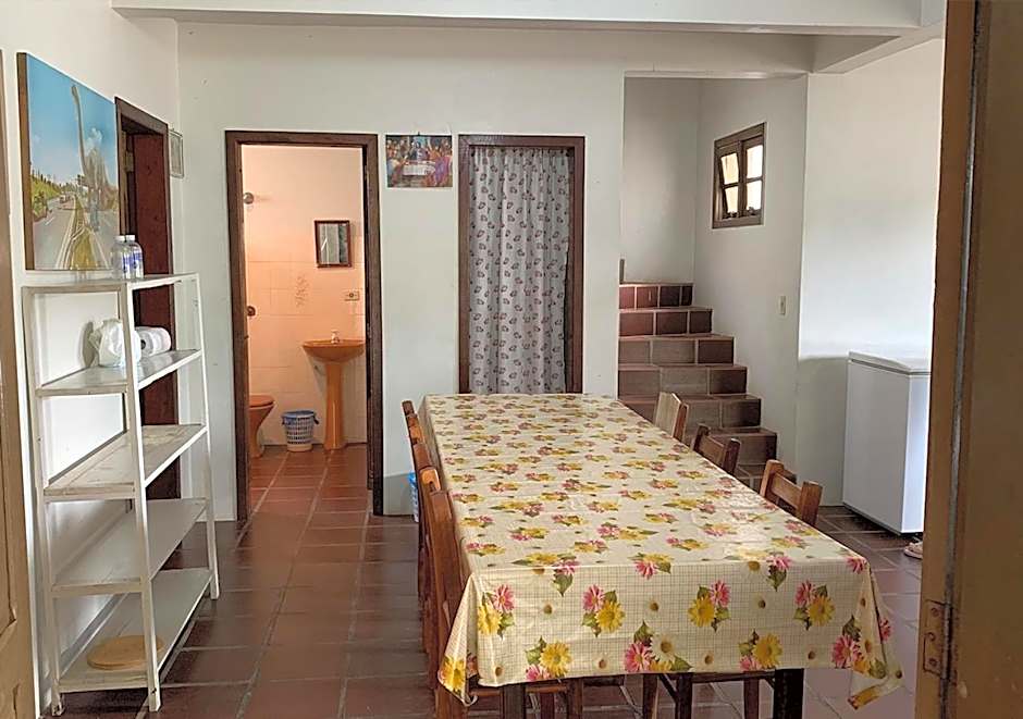 Casa de praia com boa ventilação garagem coberta para 3 carros 50m da praia