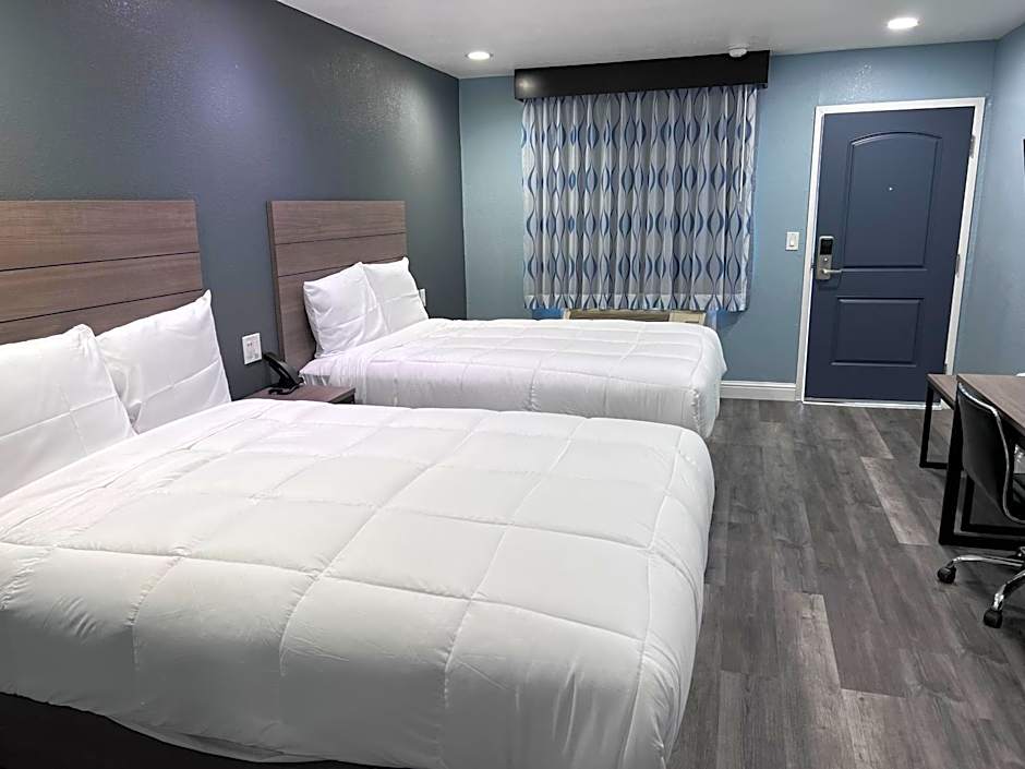 Surf City Inn & Suites