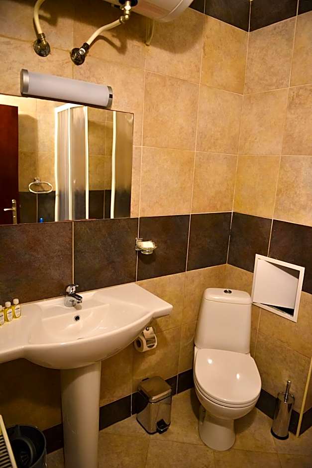 Royal Bansko - Family Apart Hotel With All Inclusive Light or HB&Drinks and Hot Pool & Jacuzzis