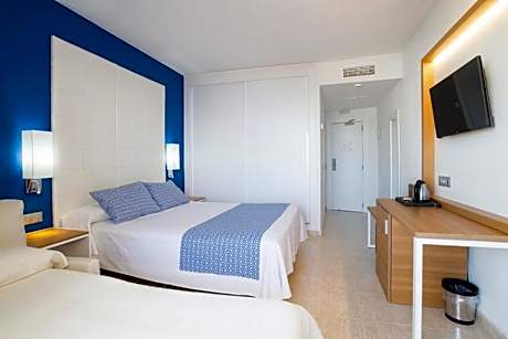 Standard Triple Room with Sea View