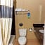 Days Inn & Suites by Wyndham Artesia