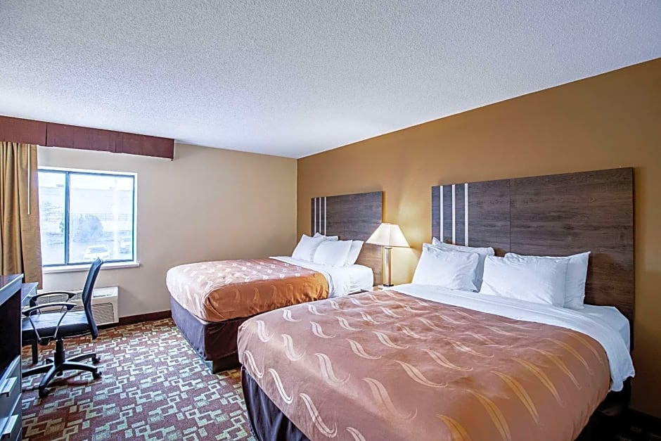 Quality Inn & Suites Milwaukee