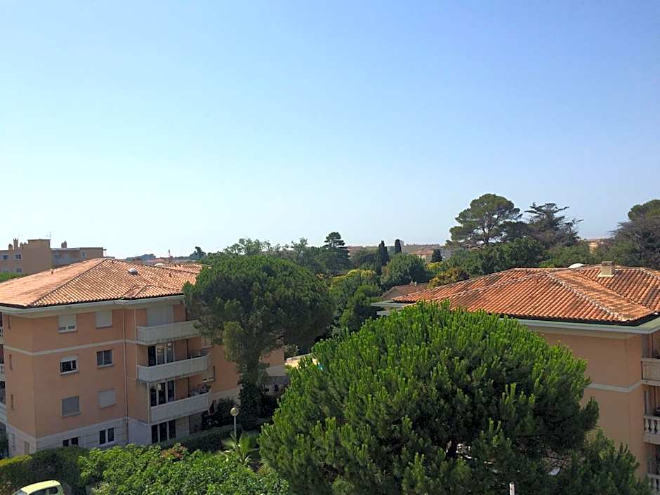 Kyriad Frejus Centre