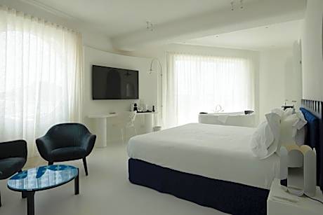 King Suite with Spa Bath