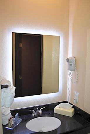 King Room - Non-Smoking