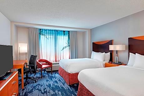 Double Room with Two Double Beds and Adapted Tub - Mobility and Hearing Accessible