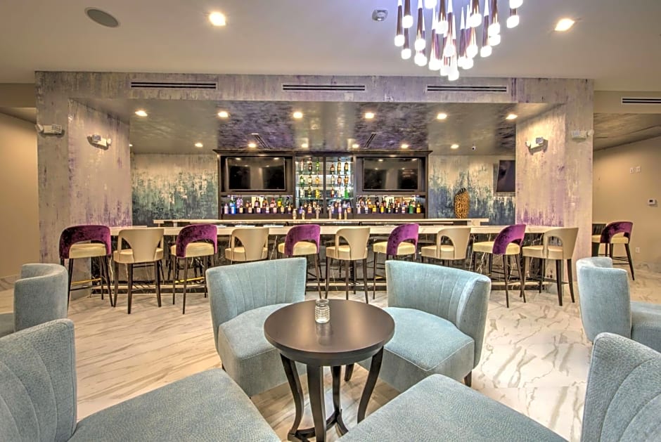 DoubleTree by Hilton Houston Brookhollow
