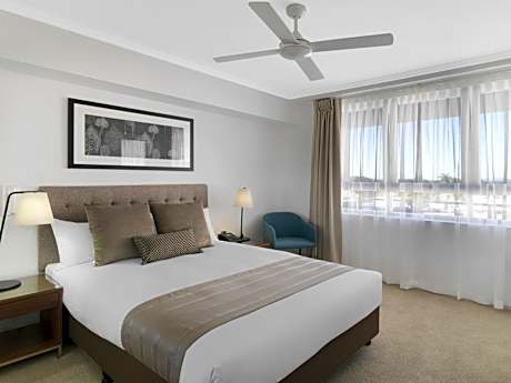 One-Bedroom Apartment - No Housekeeping