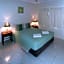 Tradewinds McLeod Holiday Apartments