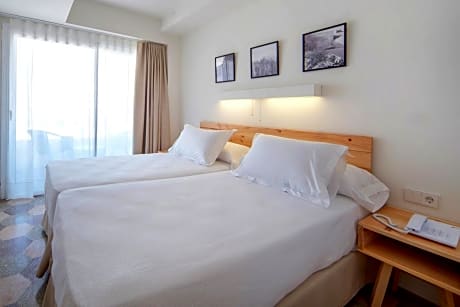 Twin Room with Balcony