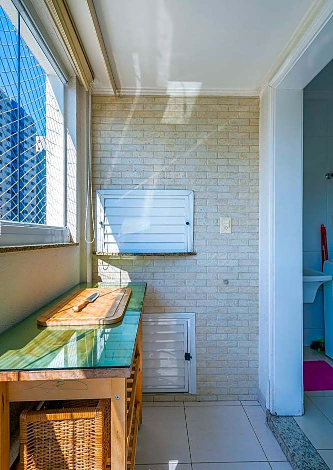 MRBQ022- Ap ao lado da Praia e Roda Gigante 2Q+2WC