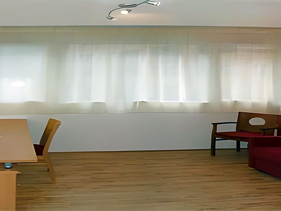 Sejours and Affaires Pantin Charles De Gaulle
